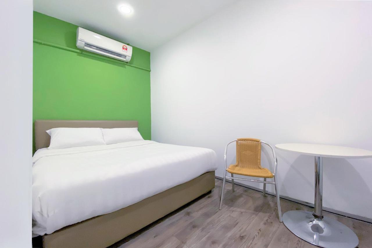 Spot On 90123 Rainbow Guest House Джордж Таун Екстериор снимка
