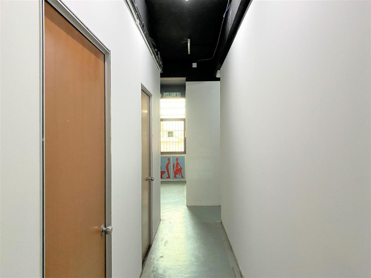 Spot On 90123 Rainbow Guest House Джордж Таун Екстериор снимка